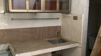Cho thuê nhà C4 có gác xép, 55mv