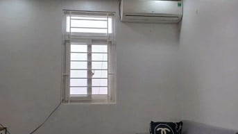 Cho thuê căn hộ tầng 5, có thang máy, ngõ Mai Hương, phố Bạch Mai