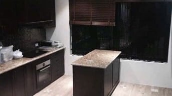 Bán nhà ngõ 28 Nguyễn Trường Tộ, 45m2x 5 tầng, MT 5.2m, lô góc 