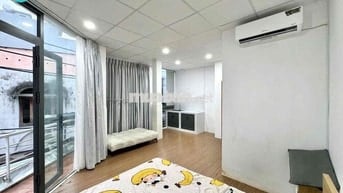CHDV Ban Công - Full Nội Thất - Miễn Phí Xe Sát Cầu Nguyễn Văn Cừ
