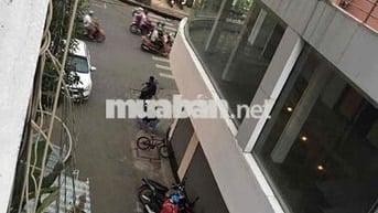 Cho thuê phòng 20 m2 có gác trung tâm quận 3 phường 5 tầng 2 có bancon