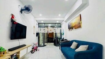 BÁN NHÀ TRUNG TÂM PHÚ NHUẬN – GIÁP RANH QUẬN 1 & QUẬN 3 – NỘI THẤT CAO