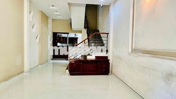 Cho Thuê Nhà DT 250m2 1Trệt 3Lầu 4Pn 5Wc Sân Thượng Hẻm 1 Sẹc Ngắn