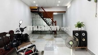 Nhà siêu rộng sát đại học Văn Lang