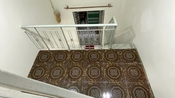 BÁN GẤP NHÀ NHỎ CÒN MỚI, TIỆN GIA ĐÌNH ÍT NGƯỜI - SỔ HỒNG