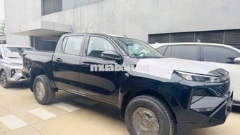 Toyota Hilux Standard 2.8L 4x2 MT 2026 - 577 Triệu