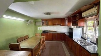 Cho thuê nhà Văn Cao 50m², 4 tầng, 4PN, gara ô tô, 15 triệu/tháng