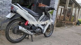 Yamaha Sirius 110 Trắng