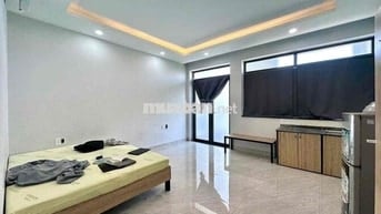 Căn Hộ Ban Công Giá Rẻ Mới Toanh - Gần TDTU, UEH, VHU ,DH Mở an Ninh