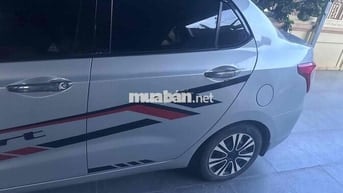 Hyundai Grand i10 5 chỗ màu Bạc
