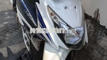 Suzuki Fi Trắng