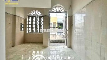 CHO THUÊ PHÒNG BAN CÔNG SIÊU RẺ NGAY NGÃ TƯ BỐN XÃ