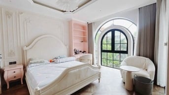 Biệt thự đường thông ,KDC  Làng Đại Học ABC , 10x15 , 3 lầu.Giá:18,8tỷ
