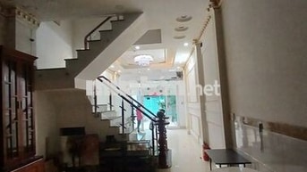 cho thuê nhà Đặng Thùy Trâm sát ĐH Văn Lang (cách 100m)