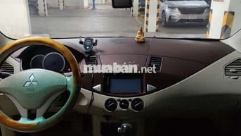 Mitsubishi Zinger 2011 xe gia đình màu Đen