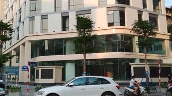 Cho thuê nhà mặt phố Nguyễn khang, mặt tiền siêu rộng. 5 tầng. 