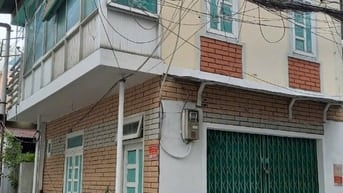 Nhà cho thuê nguyên căn 888/67 Lạc Long Quân