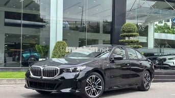 BMW 530i M Sport Đen Da Màn hình cong
