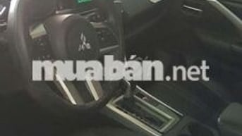 Mitsubishi Xpander Cross 7 chỗ màu Cam