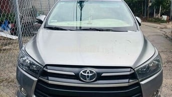 Toyota Innova 2.0E 2017 Số sàn Bạc