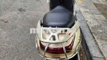 Honda Lead 110 đời 2011 màu Vàng kem