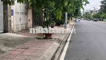 Nhà mặt tiền đường lớn. Dễ kinh doanh . Khu Binh Phu q6.