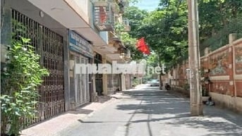Cho thuê nhà ngõ 78 Duy Tân - DT 50Mx 6 Tầng, mỗi tầng chia 2P và 1 wc
