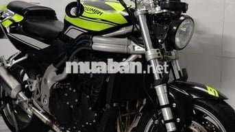 Triumph Street Triple