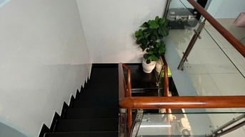 Bán nhà HXH 8m Nguyễn Ngọc Lộc. DT 3,6x18m, 2 tầng