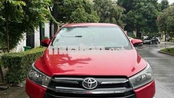 Toyota Innova 7 chỗ Xăng màu Đỏ