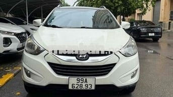 Hyundai Tucson Trắng SUV Tự động Xăng