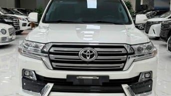 Land Cruiser 4.6 V8, sản xuất 2019 xe đẹp xuất sắc. Giá cực tốt.