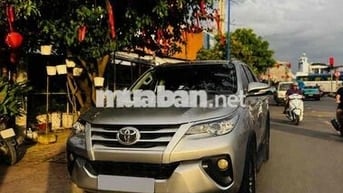 Toyota Fortuner 2017 Bạc Dầu 7 chỗ