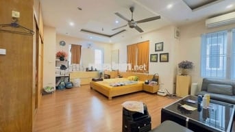 💥 Hiếm Có! Nhà 5PN Nguyễn Văn Cừ 70m - Rộng Đẹp, Giá Chỉ 12 Triệu!