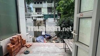 Cho Thuê 1 trệt 1 lầu 2pn 2wc có khoảng sân rộng diện tích 100m2