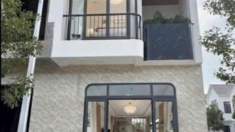 🏡 Nhà phố 2 trệt 1 lầu – 3 phòng ngủ, 3 nhà vệ sinh – Không gian sống