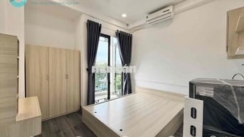Phòng bancong cách sân bay 1p ,Mới xây ,nội thất mới, có giặc riêng,