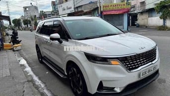 Kia Carnival Premium 2021 màu trắng