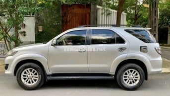 Toyota FORTUNER bản V số tự động đời cuối 2012