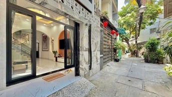 Nhà mới đẹp - Full Nội Thất. Phan Đình Phùng. 52m vuông 4 tầng