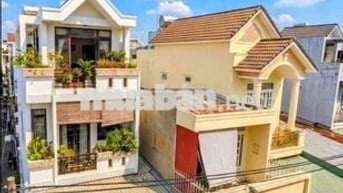 NHÀ NGANG 6,7M XE HƠI NGỦ TRONG NHÀ Đ. NGUYỄN THỊ THẬP Q.7