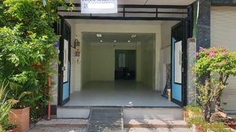 Cho thuê tầng trệt 4x20m Tạ Quang Bửu, P5, Q8. Nhà mới sạch, đẹp