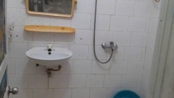 Cho thuê nhà cấp 4 có sân vườn, nhà kho, khu chăn nuôi