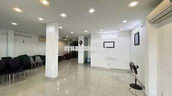 Cho thuê gấp VP mặt tiền Âu Cơ, Tân Phú - 144m2 - Giá 25tr/tháng