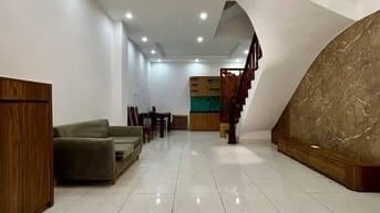 "Bán nhà phố Chùa Bộc, Đống Đa 45m, 5 tầng. Giá: 12.5 tỷ