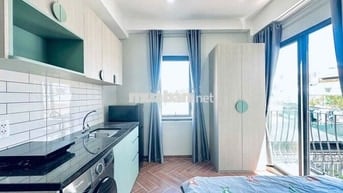 Căn studio - Ban công - Full nội thất - Máy giặt riêng - Thang máy 