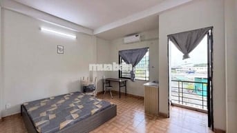 STUDIO BAN CÔNG TRỐNG SẲN ĐẦY ĐỦ NỘI THẤT NGAY KHU CỘNG HOÀ