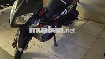 Yamaha Novo 4 Đen