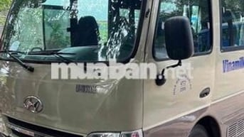 Hyundai County Limousine 29 chỗ màu Kem