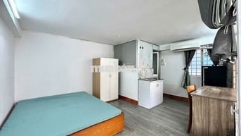 CHDV BAN CÔNG, CỬA SỔ - NGUYỄN VĂN CỪ, Q5 Chỉ hơn 5TR